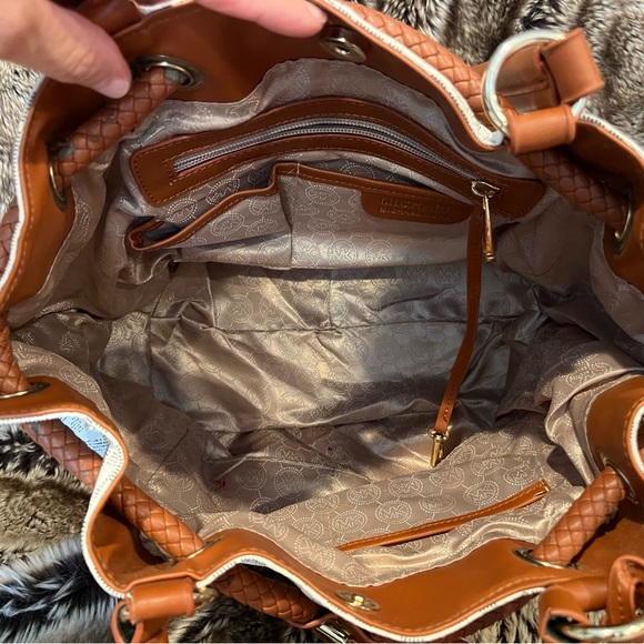 Michael Kors Camden Bag - Picture 3 of 3